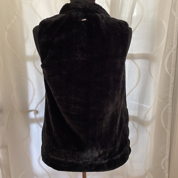 DKNY Black Faux Fur Vest - Picture 5 of 8
